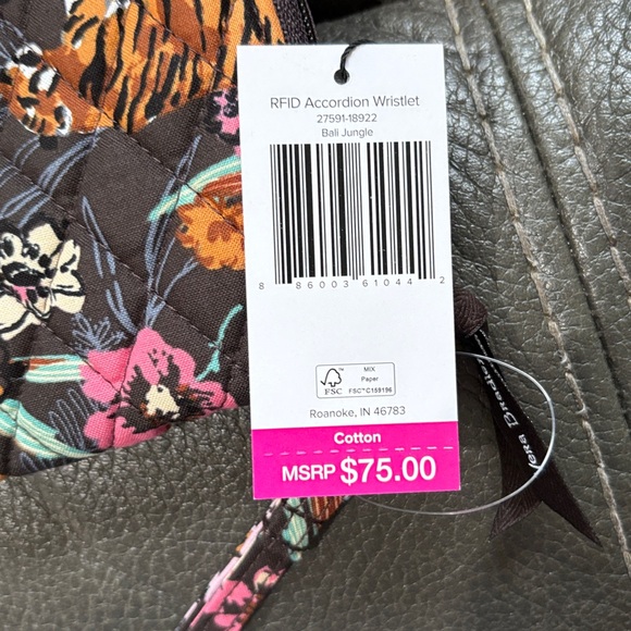 Vera Bradley RFID accordion wristlet in Bali jungle